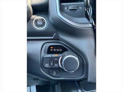 2026 RAM Ram 1500 EXPRESS CREW CAB 4X4 5'7' BOX