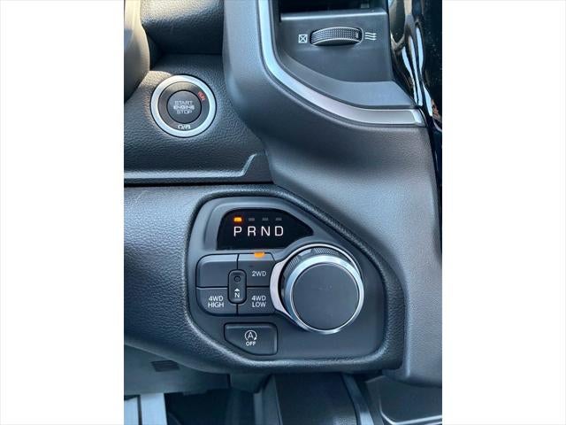 2026 RAM Ram 1500 EXPRESS CREW CAB 4X4 5'7' BOX