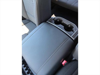 2026 RAM Ram 1500 EXPRESS CREW CAB 4X4 5'7' BOX