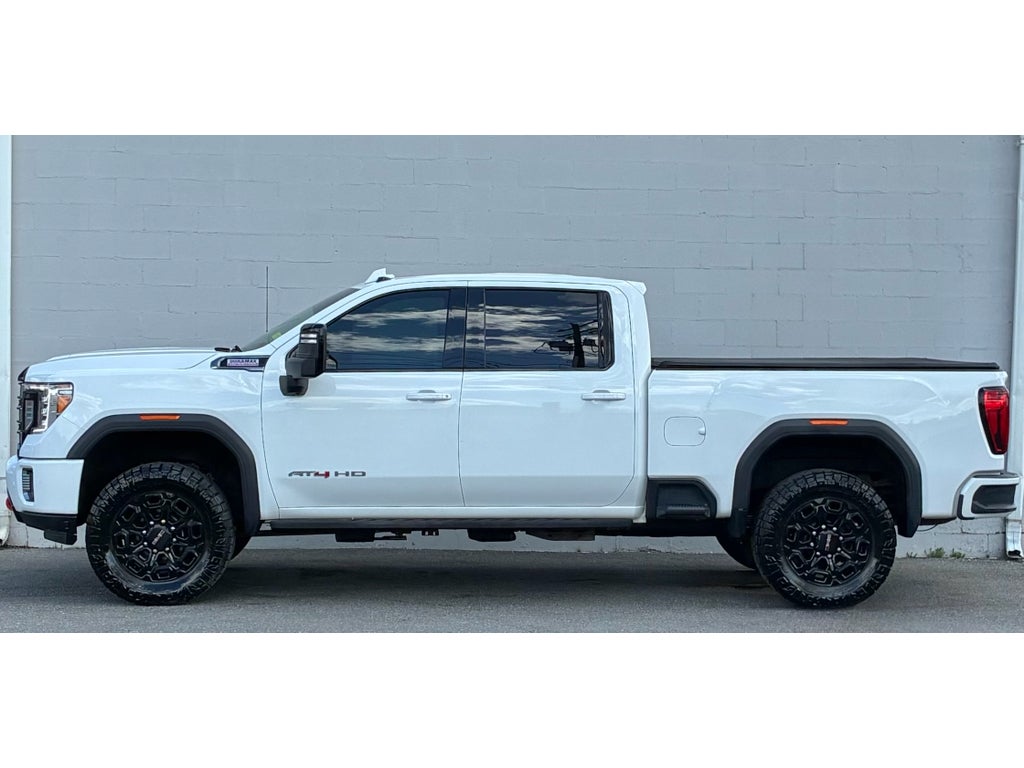2022 GMC Sierra 2500HD 4WD Crew Cab Standard Bed AT4