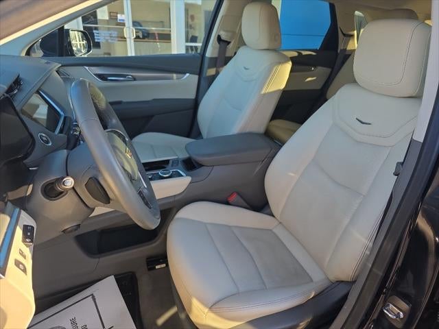 2022 Cadillac XT5 FWD Premium Luxury