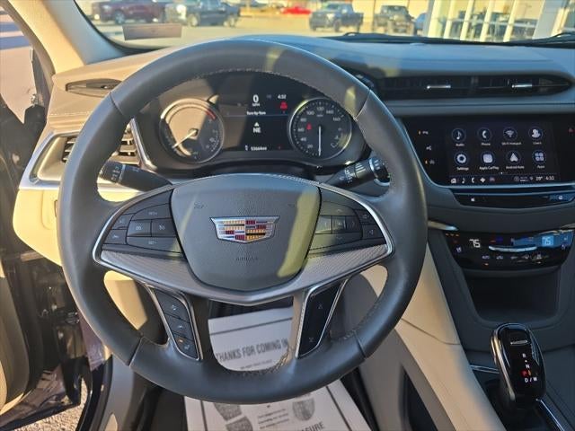 2022 Cadillac XT5 FWD Premium Luxury