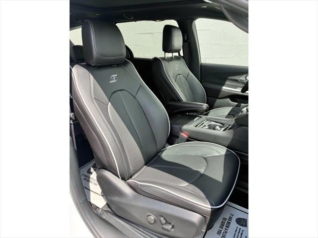 2027 Chrysler Pacifica LIMITED AWD