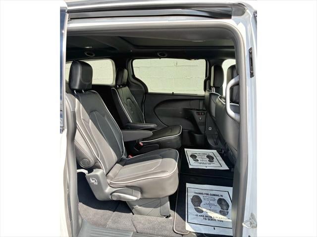 2027 Chrysler Pacifica LIMITED AWD