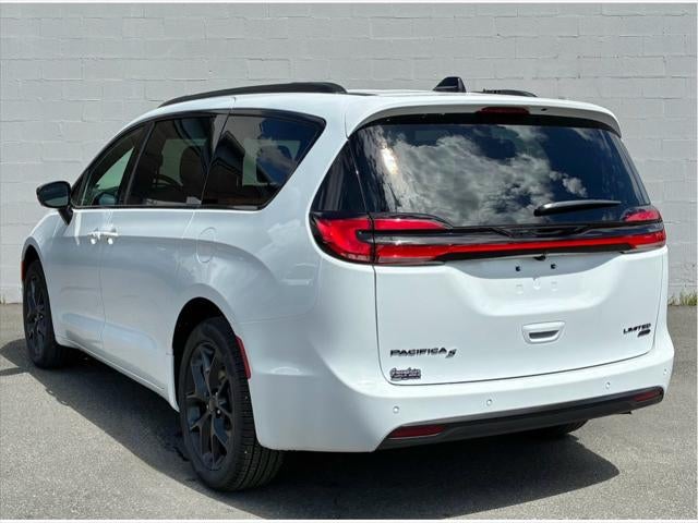 2027 Chrysler Pacifica LIMITED AWD
