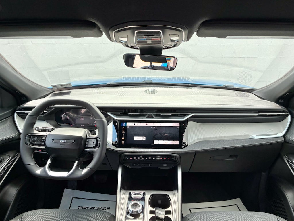 2026 Jeep Cherokee LAREDO 4X4