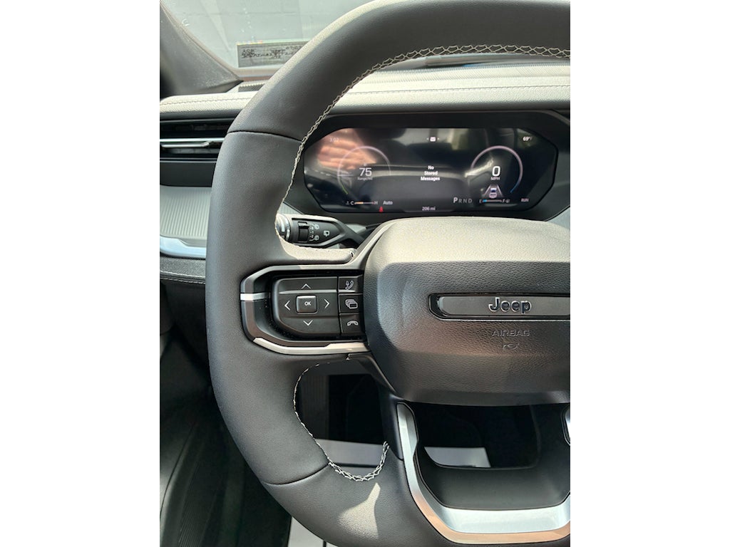 2026 Jeep Cherokee LAREDO 4X4