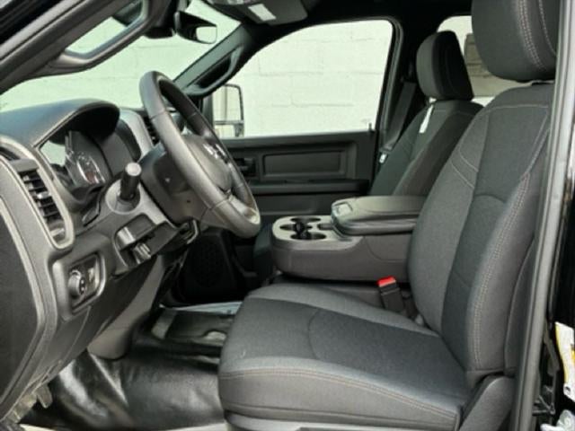 2026 RAM Ram 3500 RAM 3500 TRADESMAN CREW CAB 4X4 6'4' BOX