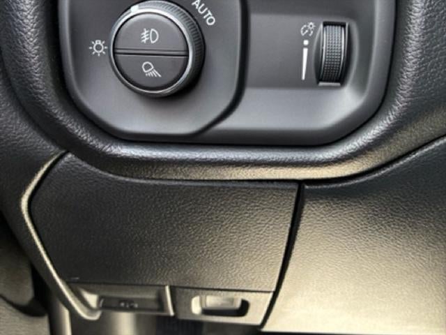 2026 RAM Ram 3500 RAM 3500 TRADESMAN CREW CAB 4X4 6'4' BOX