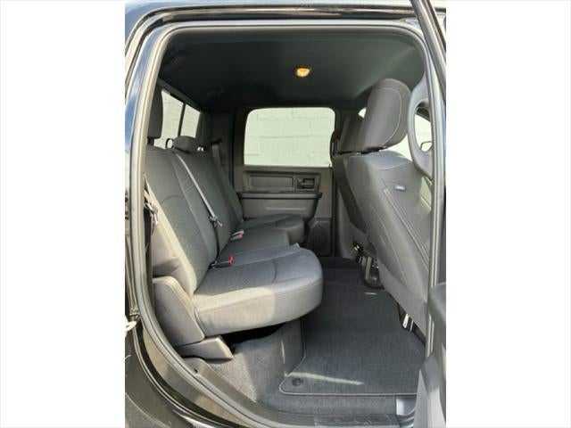 2026 RAM Ram 2500 RAM 2500 BLACK EXPRESS CREW CAB 4X4 6'4' BOX