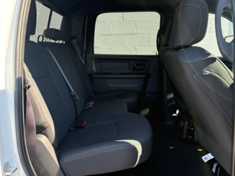 2026 RAM Ram 2500 RAM 2500 BLACK EXPRESS CREW CAB 4X4 6'4' BOX