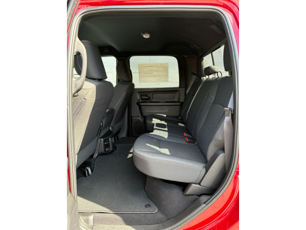 2026 RAM Ram 2500 RAM 2500 BLACK EXPRESS CREW CAB 4X4 6'4' BOX