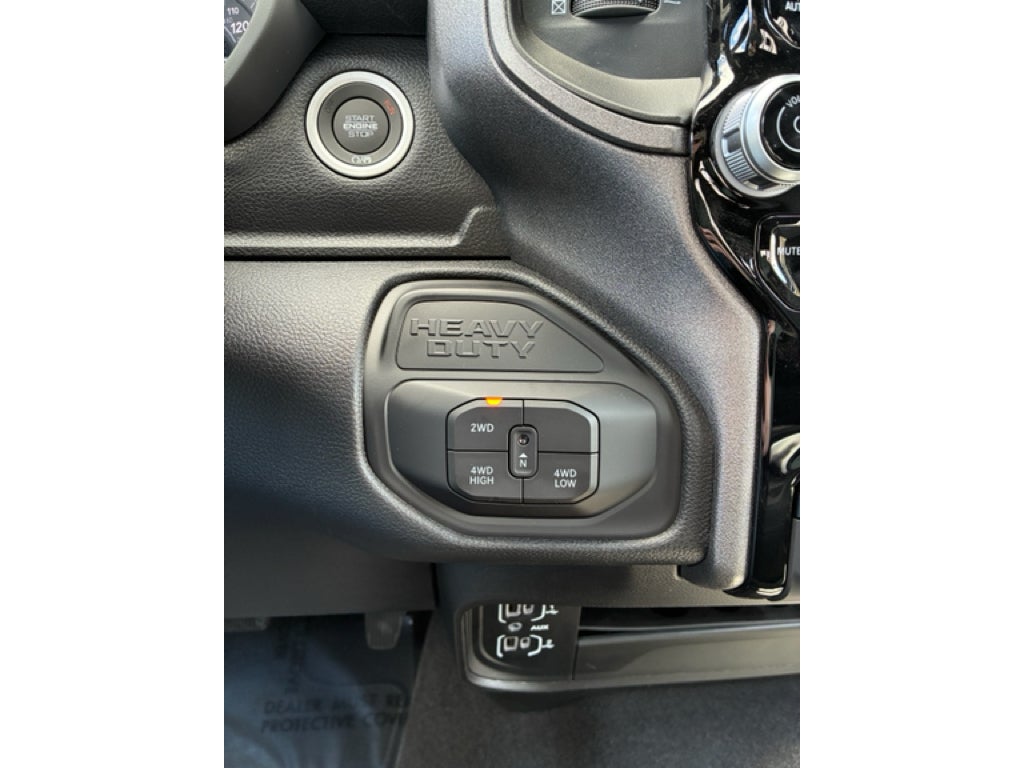 2026 RAM Ram 2500 RAM 2500 BLACK EXPRESS CREW CAB 4X4 6'4' BOX