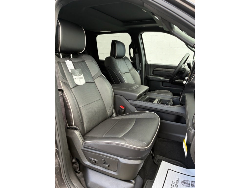 2026 RAM Ram 3500 RAM 3500 LIMITED CREW CAB 4X4 8' BOX