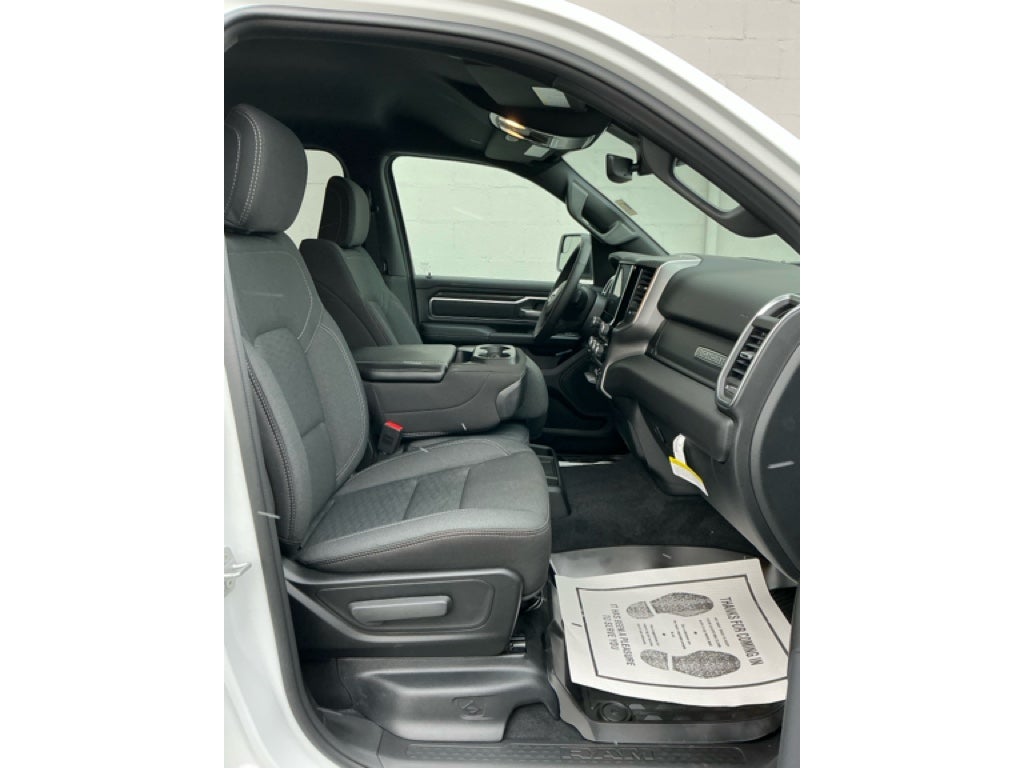 2025 RAM Ram 1500 RAM 1500 BIG HORN CREW CAB 4X4 5'7' BOX