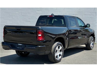 2026 RAM Ram 1500 EXPRESS CREW CAB 4X4 5'7' BOX