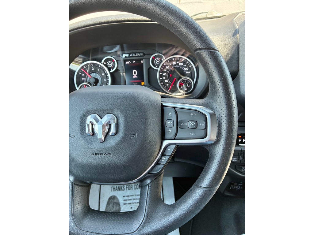 2026 RAM Ram 1500 EXPRESS CREW CAB 4X4 5'7' BOX
