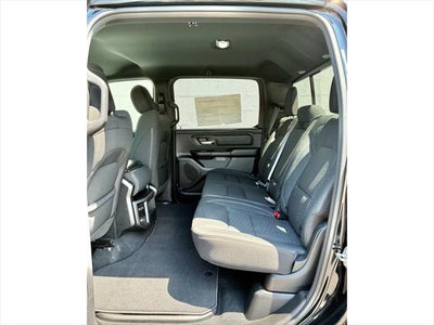 2026 RAM Ram 1500 EXPRESS CREW CAB 4X4 5'7' BOX