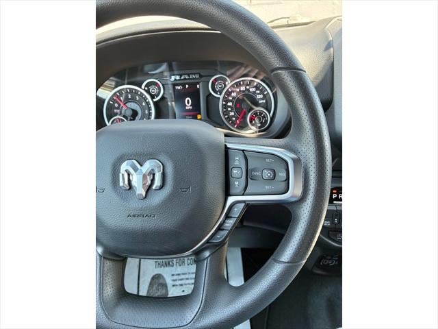 2026 RAM Ram 1500 EXPRESS CREW CAB 4X4 5'7' BOX