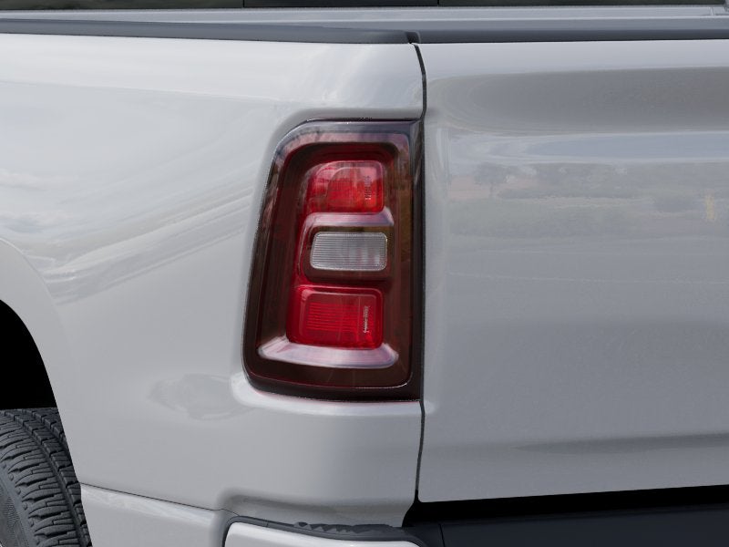 2026 RAM Ram 1500 EXPRESS CREW CAB 4X4 5'7' BOX