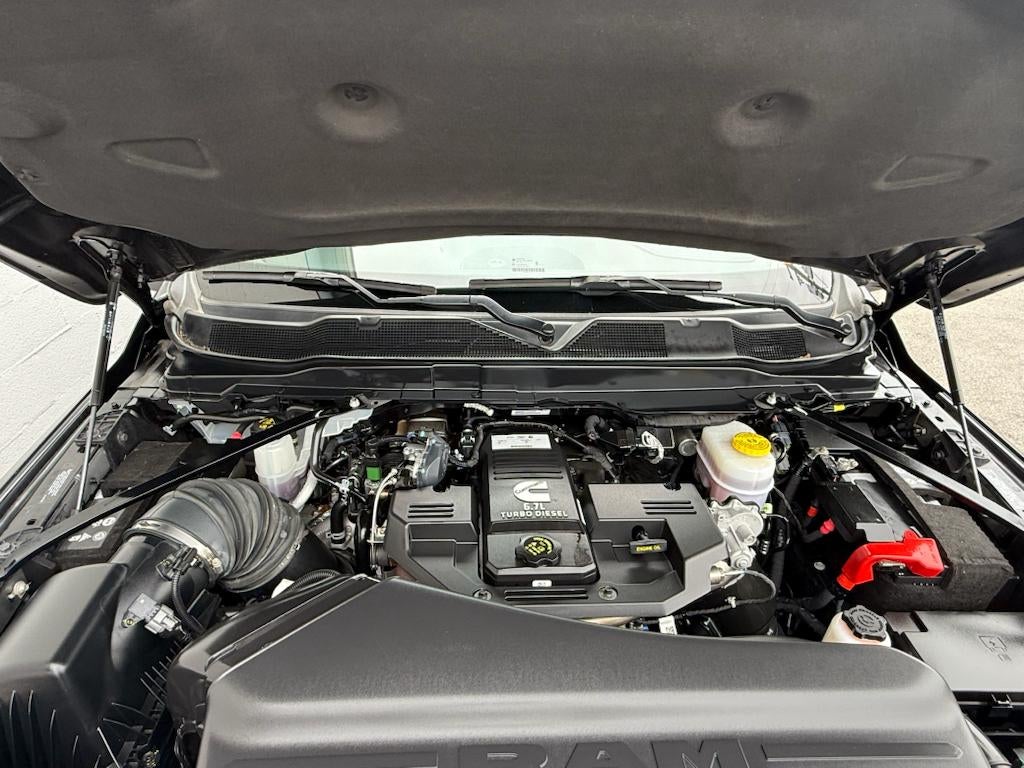 2024 RAM 2500 Laramie Crew Cab 4x4 6'4' Box