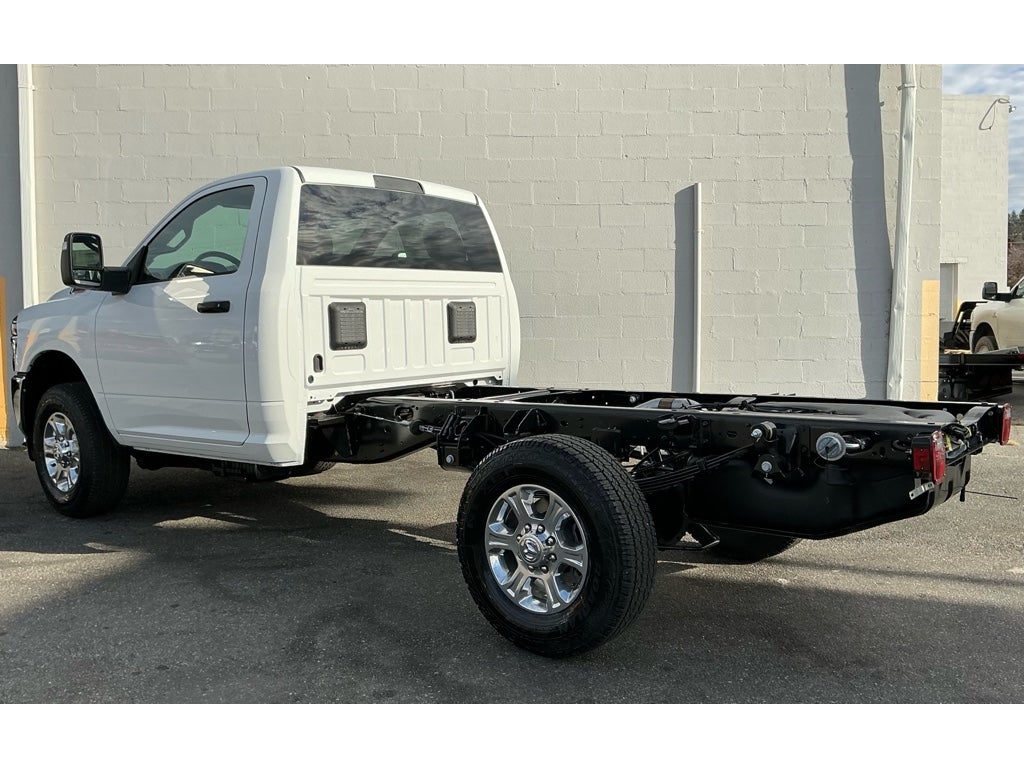 2026 RAM Ram 3500 Chassis Cab RAM 3500 TRADESMAN CHASSIS REGULAR CAB 4X4 60' CA
