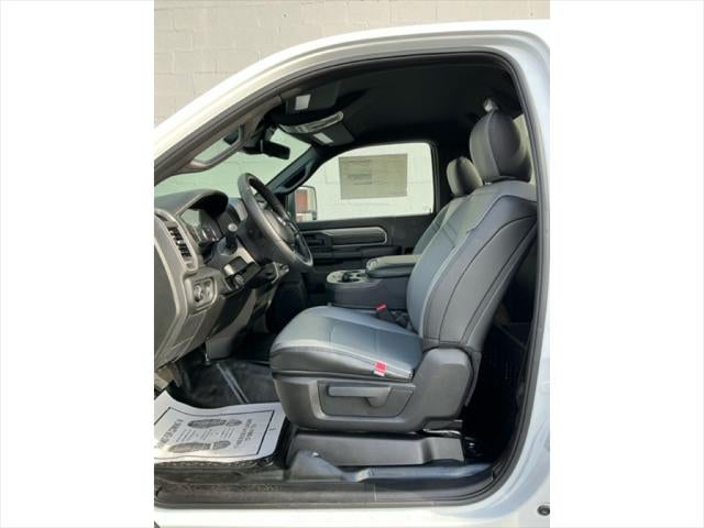 2026 RAM Ram 3500 Chassis Cab RAM 3500 TRADESMAN CHASSIS REGULAR CAB 4X4 60' CA