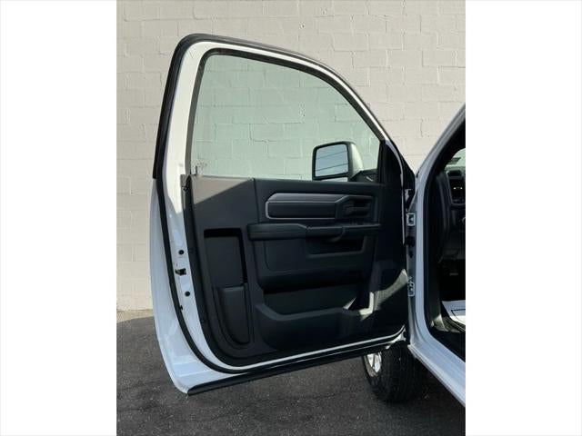 2026 RAM Ram 3500 Chassis Cab RAM 3500 TRADESMAN CHASSIS REGULAR CAB 4X4 60' CA