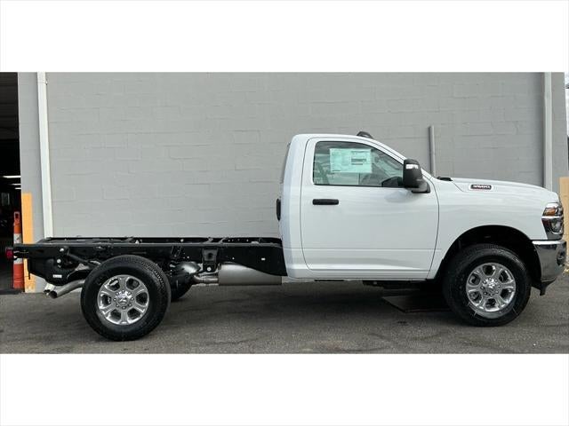 2026 RAM Ram 3500 Chassis Cab RAM 3500 TRADESMAN CHASSIS REGULAR CAB 4X4 60' CA
