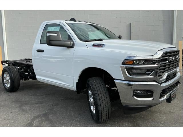 2026 RAM Ram 3500 Chassis Cab RAM 3500 TRADESMAN CHASSIS REGULAR CAB 4X4 60' CA