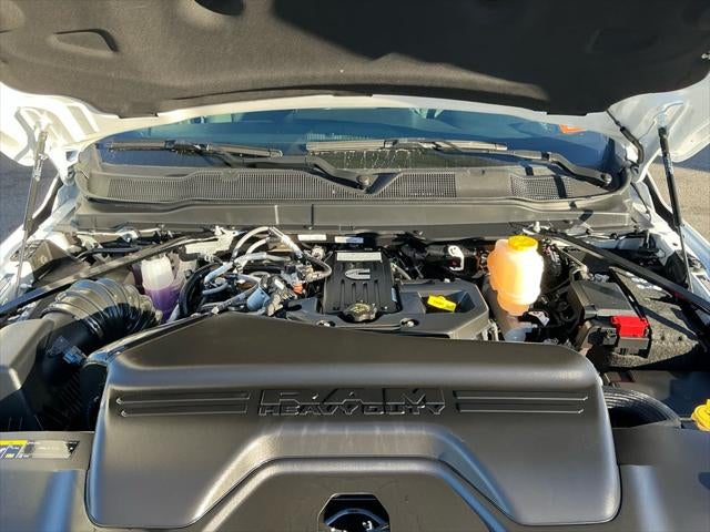 2026 RAM Ram 5500 Chassis Cab RAM 5500 TRADESMAN CHASSIS CREW CAB 4X4 60' CA