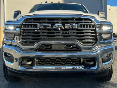 2026 RAM Ram 5500 Chassis Cab RAM 5500 TRADESMAN CHASSIS CREW CAB 4X4 60' CA