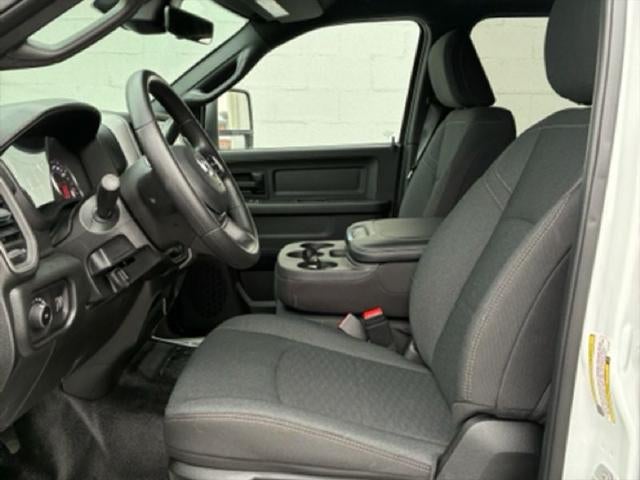 2026 RAM Ram 5500 Chassis Cab RAM 5500 TRADESMAN CHASSIS CREW CAB 4X4 60' CA