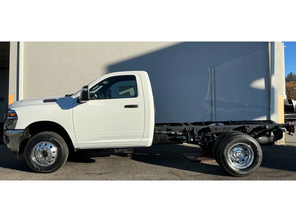 2026 RAM Ram 3500 Chassis Cab RAM 3500 TRADESMAN CHASSIS REGULAR CAB 4X4 60' CA