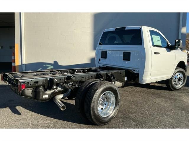 2026 RAM Ram 3500 Chassis Cab RAM 3500 TRADESMAN CHASSIS REGULAR CAB 4X4 60' CA