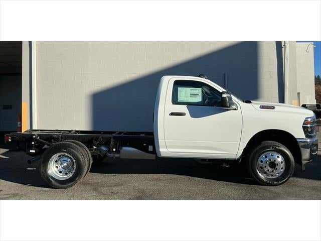2026 RAM Ram 3500 Chassis Cab RAM 3500 TRADESMAN CHASSIS REGULAR CAB 4X4 60' CA