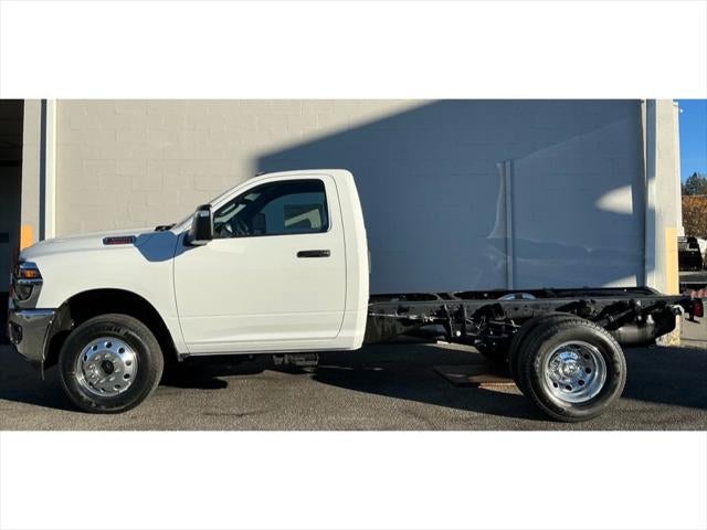2026 RAM Ram 3500 Chassis Cab RAM 3500 TRADESMAN CHASSIS REGULAR CAB 4X4 60' CA