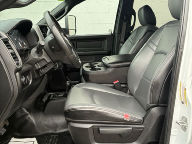 2022 RAM 3500 Chassis Tradesman/SLT/Laramie/Limited