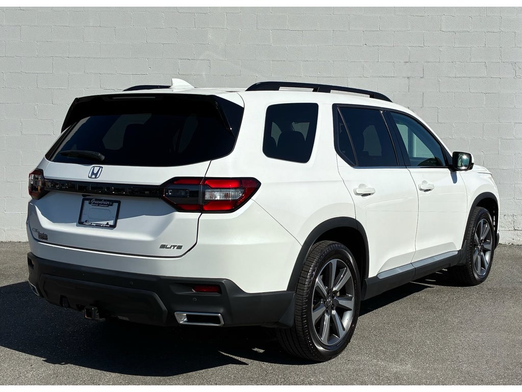 2023 Honda Pilot AWD Elite