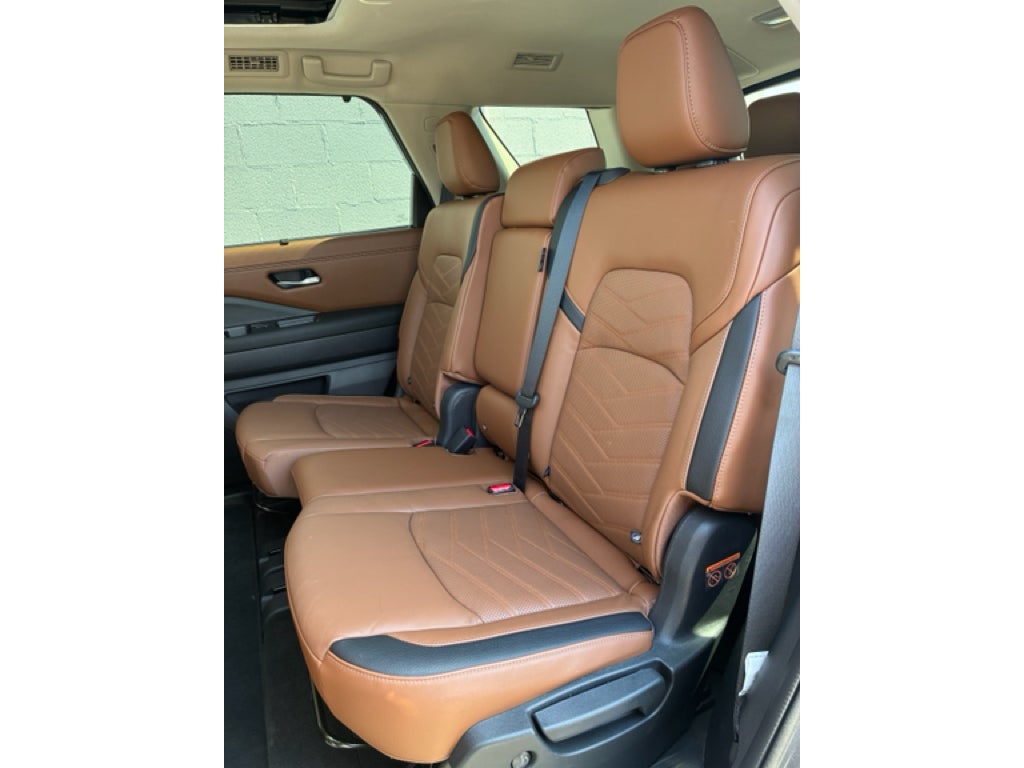 2023 Nissan Pathfinder Platinum 4WD