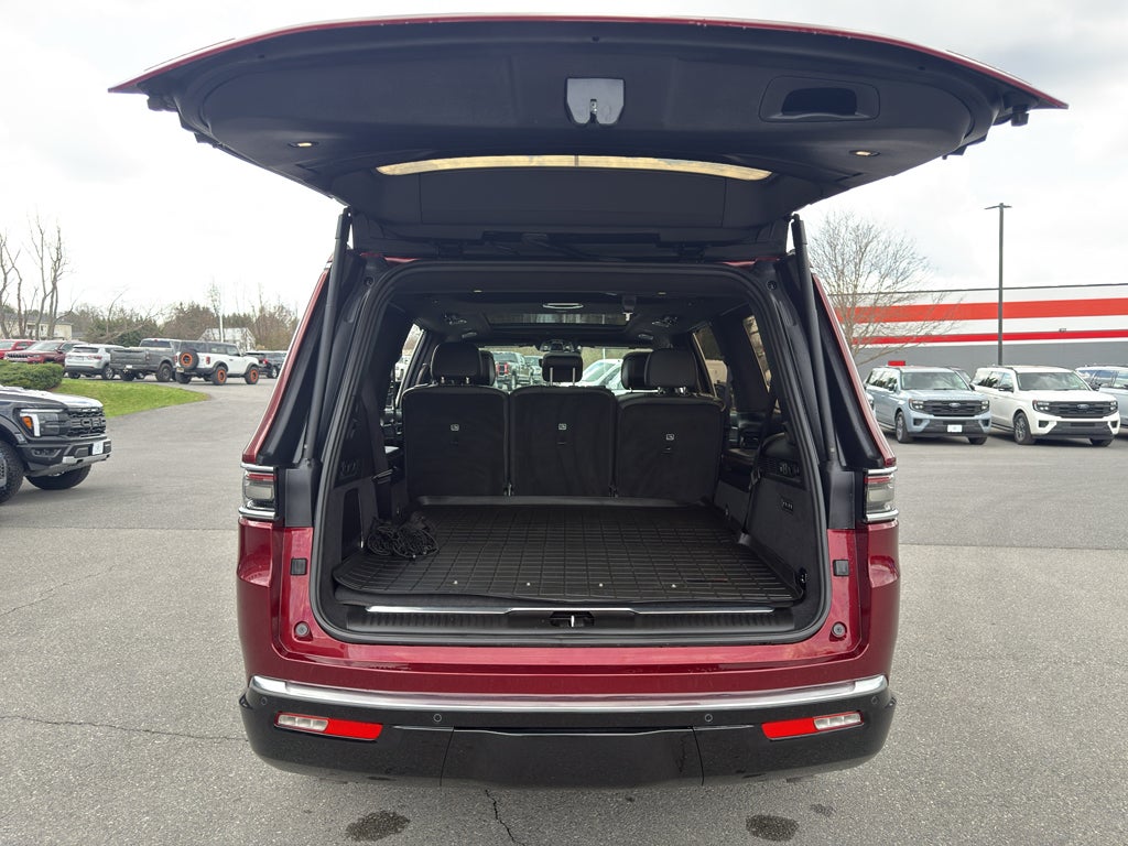 2022 Jeep Grand Wagoneer Series III