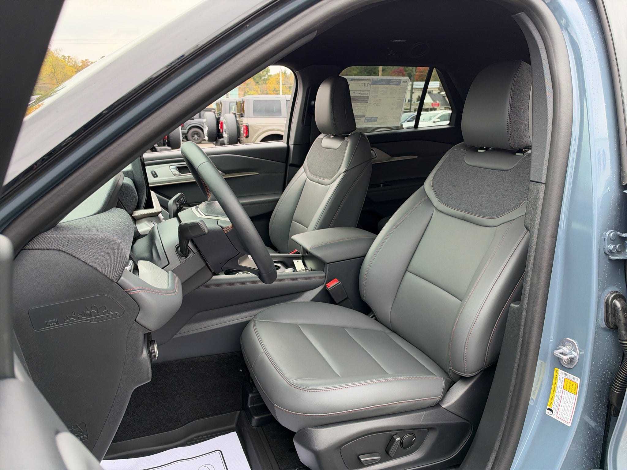 2027 Ford Explorer Active w/200A Pkg