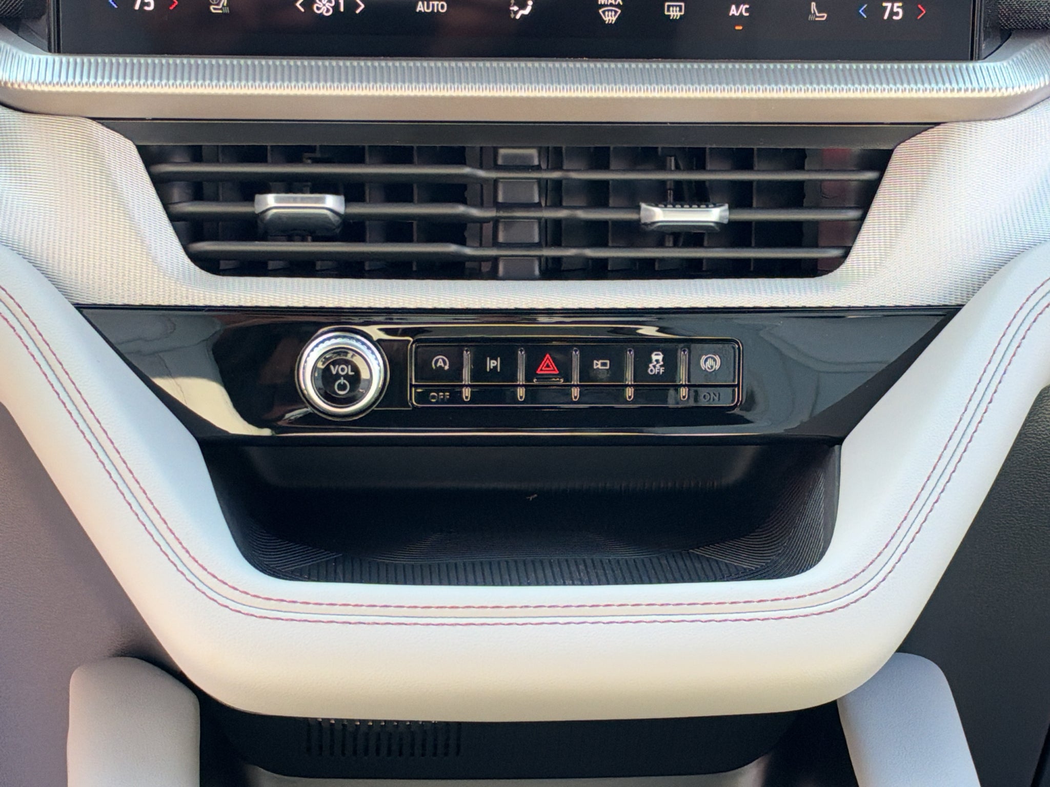 2027 Ford Explorer Active w/200A Pkg