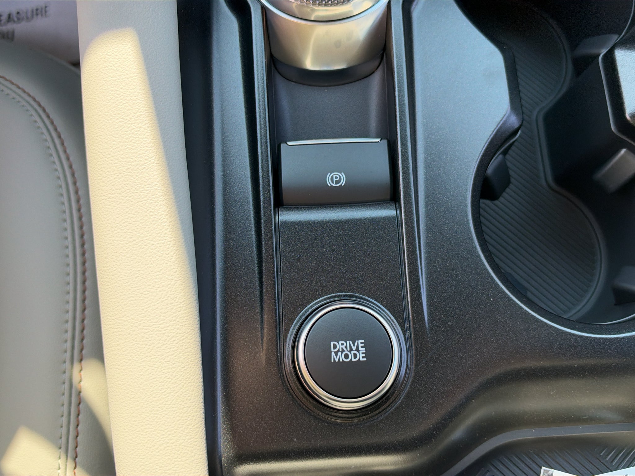 2027 Ford Explorer Active w/200A Pkg