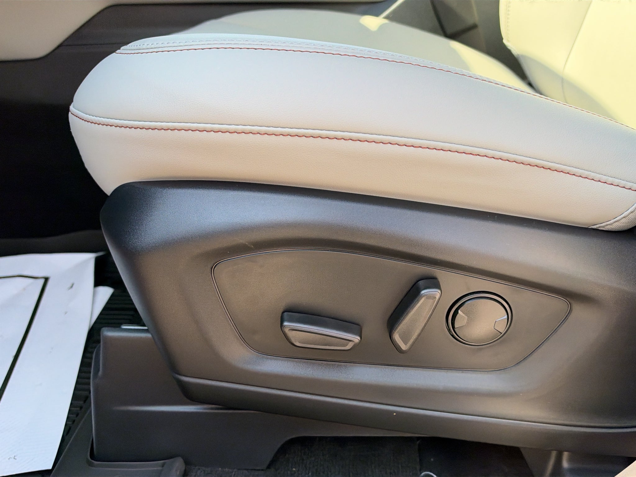 2027 Ford Explorer Active w/200A Pkg