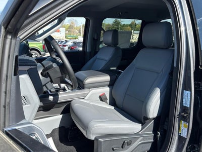 2025 Ford F-150 Lightning Flash