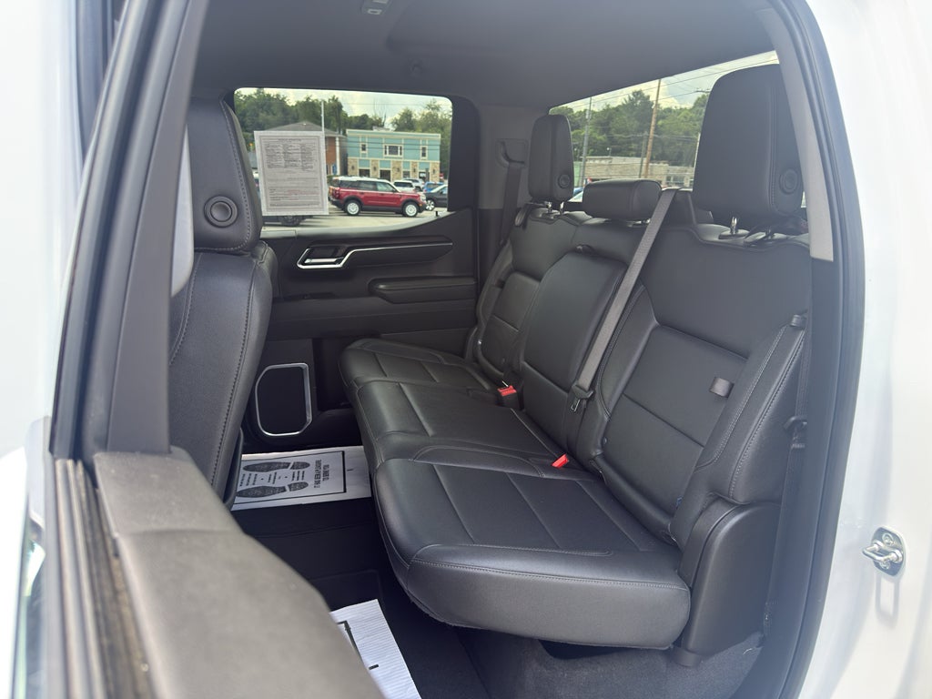 2025 GMC Sierra SLT