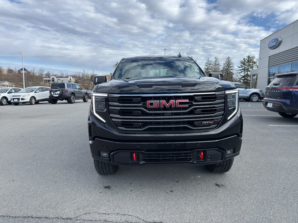 2025 GMC Sierra AT4