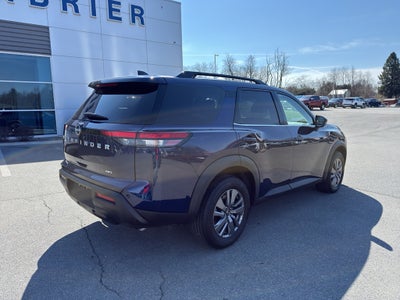 2025 Nissan Pathfinder SV