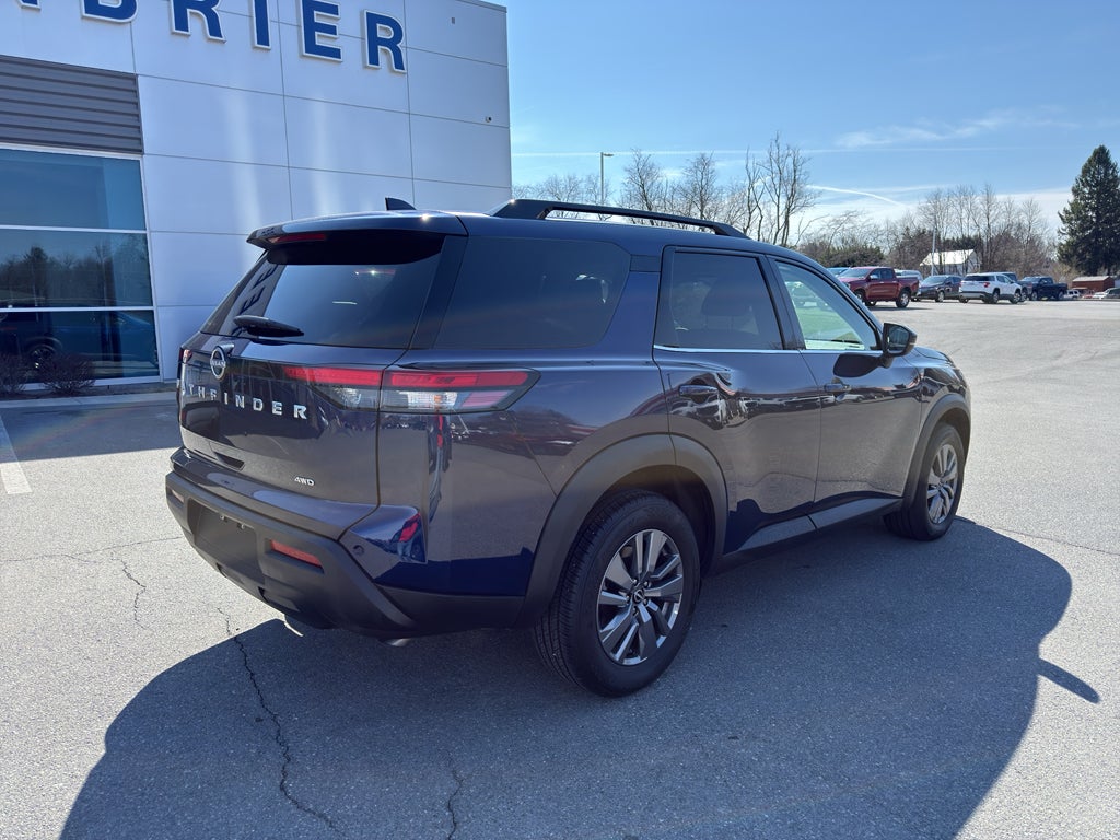 2025 Nissan Pathfinder SV